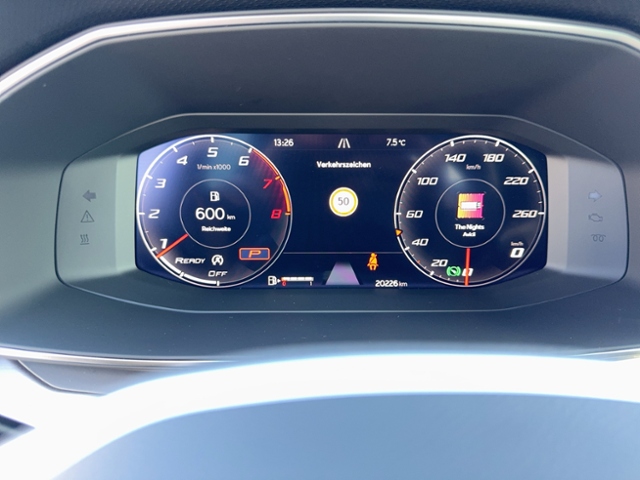 Leon FR 1.5eTSI DSG NAVI AHK KAMERA SHZG LED KLI