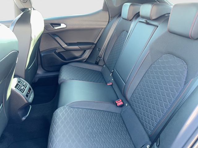 Leon FR 1.5eTSI DSG NAVI AHK KAMERA SHZG LED KLI