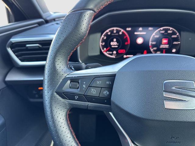 Leon FR 1.5eTSI DSG NAVI AHK KAMERA SHZG LED KLI