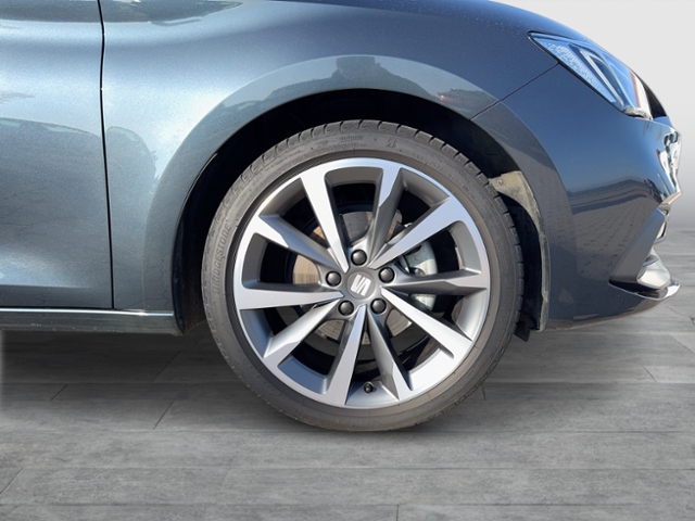 Leon FR 1.5eTSI DSG NAVI AHK KAMERA SHZG LED KLI