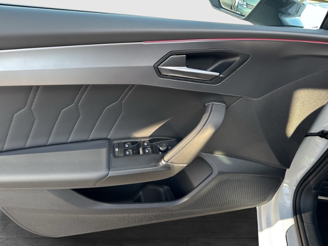 Leon VZ 2.0 TSI DSG PANO 19'VISION PLUS KAMERA A