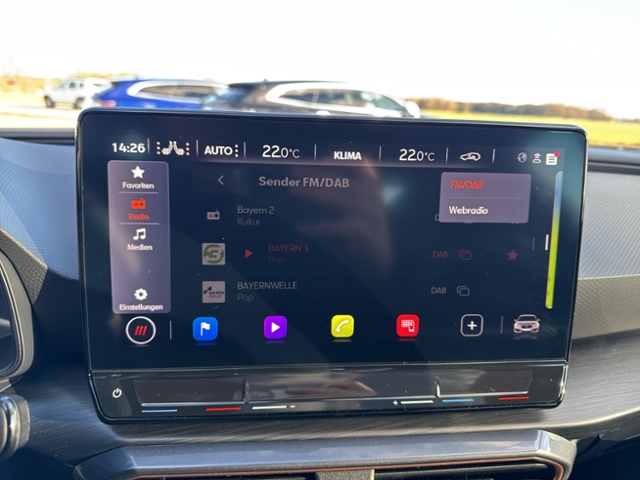 Leon VZ 2.0 TSI DSG PANO 19'VISION PLUS KAMERA A