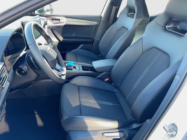 Leon VZ 2.0 TSI DSG PANO 19'VISION PLUS KAMERA A