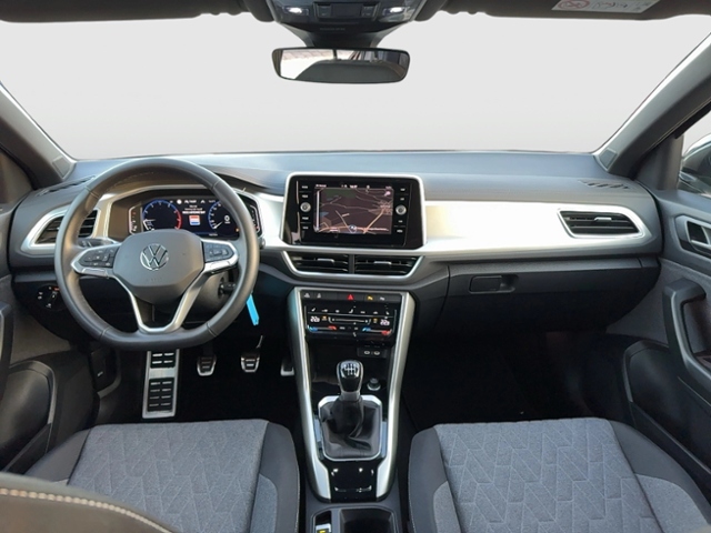 T-Roc MOVE 1.0 TSI NAVI MATRIX APP-CON REAR VIEW