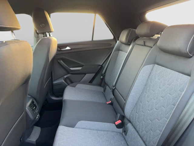 T-Roc MOVE 1.0 TSI NAVI MATRIX APP-CON REAR VIEW