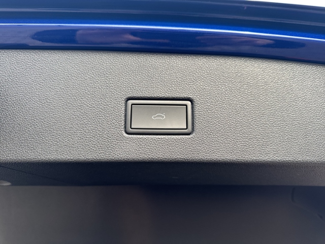 T-Roc R-LINE 1.5 TSI DSG IQ DRIVE PANO NAVI MATR