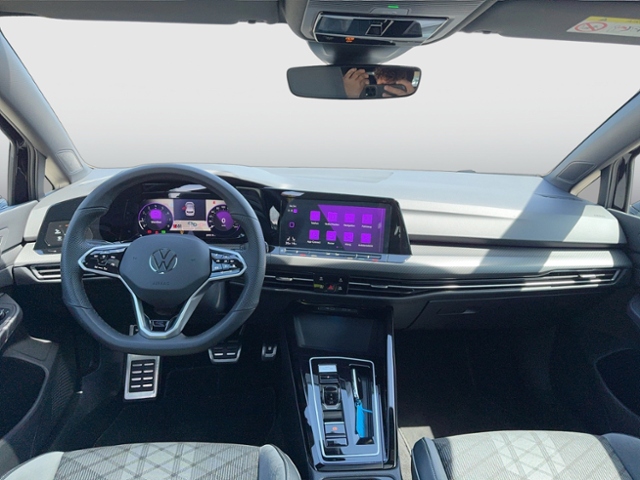 Golf VIII R-LINE 1.5 eTSI DSG PANO REAR VIEW MAT