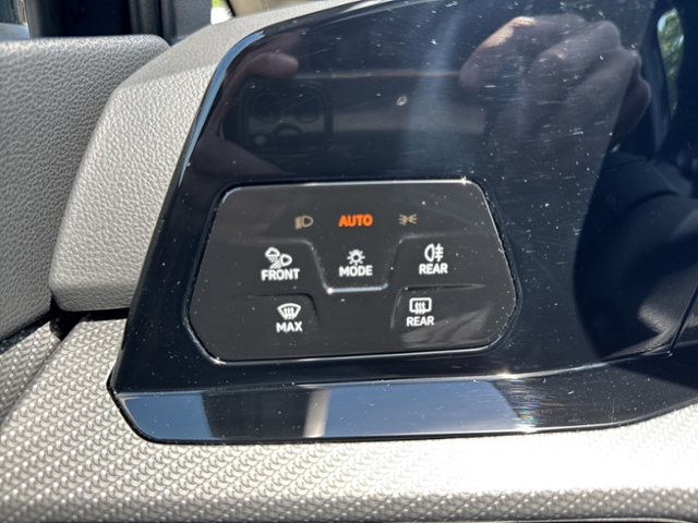 Golf VIII R-LINE 1.5 eTSI DSG PANO REAR VIEW MAT