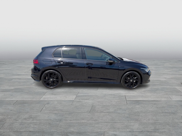 Golf VIII R-LINE 1.5 eTSI DSG PANO REAR VIEW MAT