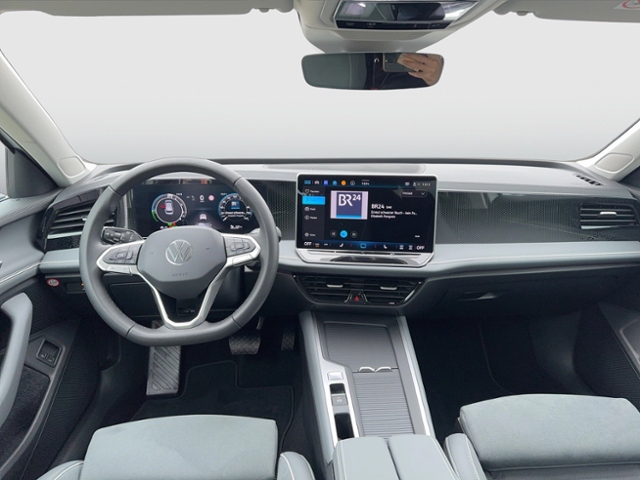 Passat Variant BUISNESS 1.5 TSI eHYBRID DSG REAR