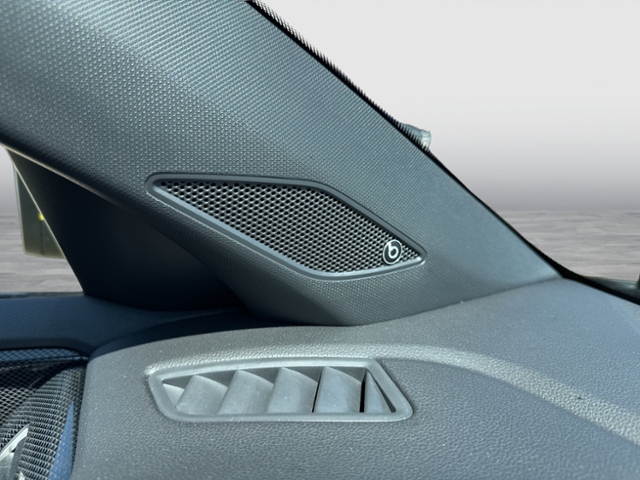 T-Cross R-LINE 1.0 TSI DSG NAVI IQ LIGHT BEATS A