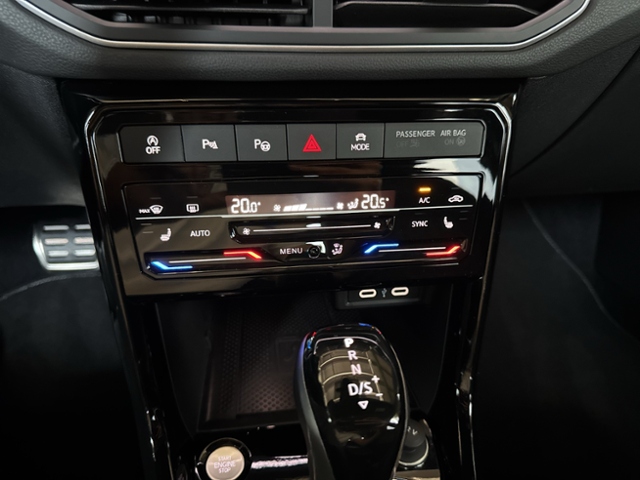 T-Cross R-LINE 1.0 TSI DSG NAVI IQ LIGHT BEATS A