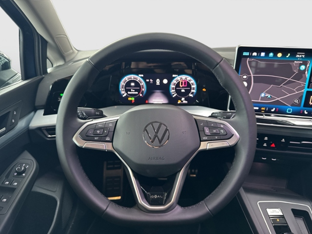 Golf VIII GOAL 1,5 l eTSI OPF DSG AHK REAR VIEW 