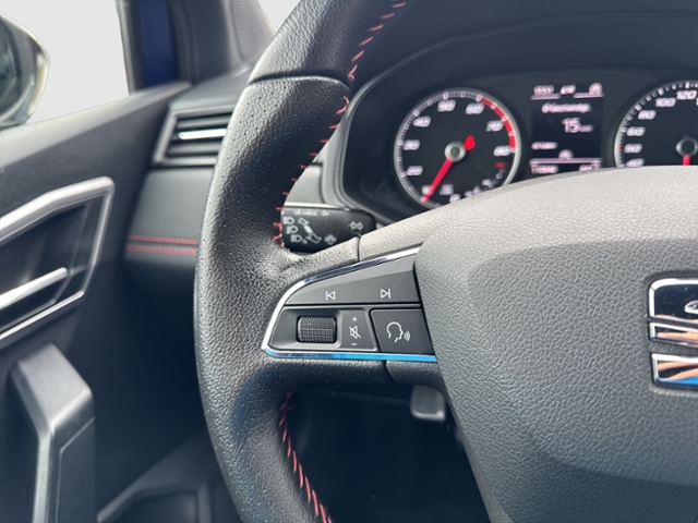 Arona FR 1.0 TSI NAVI LED KAMERA SHZG DAB+ Klima