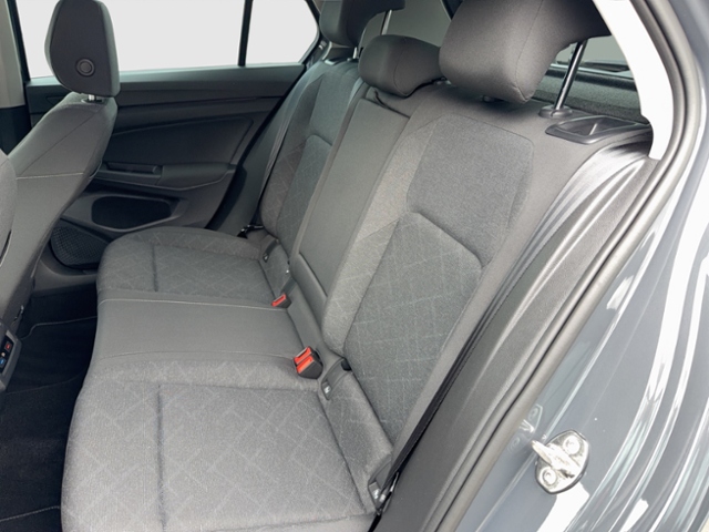 Golf VIII COMFORTLINE 1.0 TSI DSG NAVI REAR VIEW