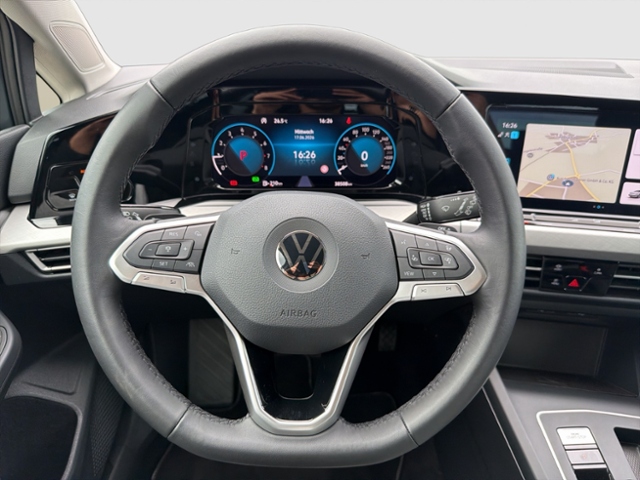 Golf VIII COMFORTLINE 1.0 TSI DSG NAVI REAR VIEW