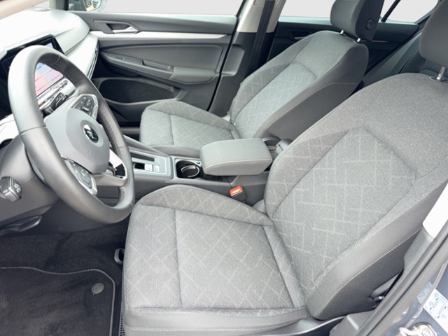 Golf VIII COMFORTLINE 1.0 TSI DSG NAVI REAR VIEW