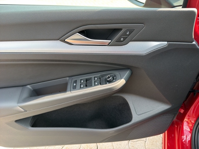 Golf VIII LIFE GOAL 1.5 TSI REAR VIEW NAVI AHK L