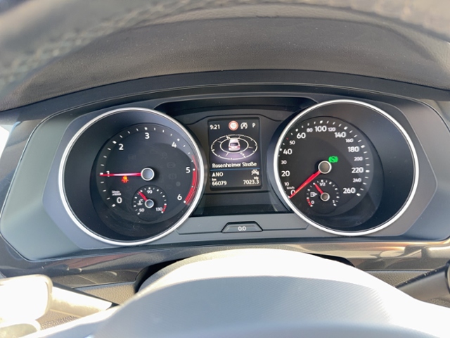 Tiguan LIFE 2.0 TDI DSG NAVI AHK APP-CON LENKR:H