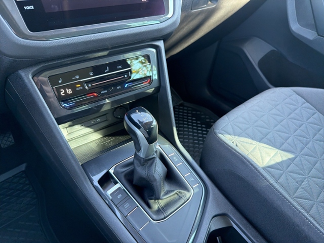 Tiguan LIFE 2.0 TDI DSG NAVI AHK APP-CON LENKR:H