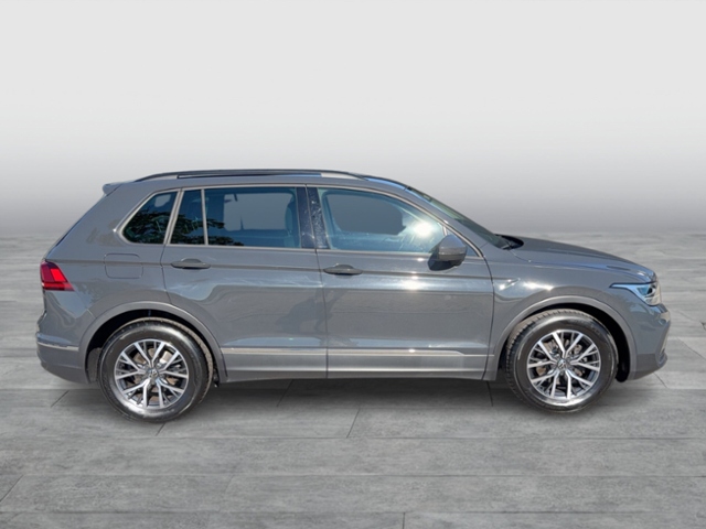 Tiguan LIFE 2.0 TDI DSG NAVI AHK APP-CON LENKR:H