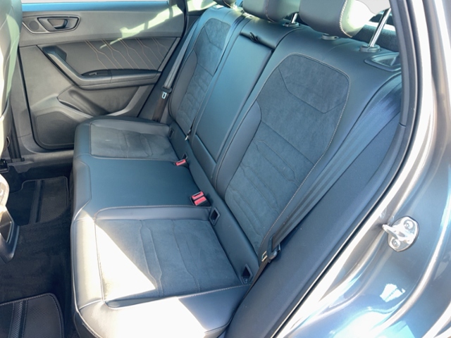 Ateca 2.0 TSI DSG 4DRIVE BEATS AUDIO PANO ACC AH